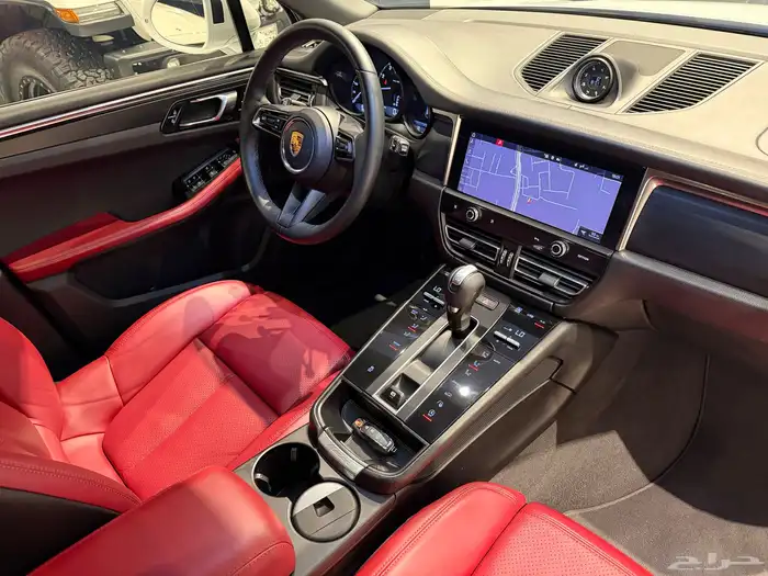 بورش مكان موديل 2022 ماشي 18 فقط 16