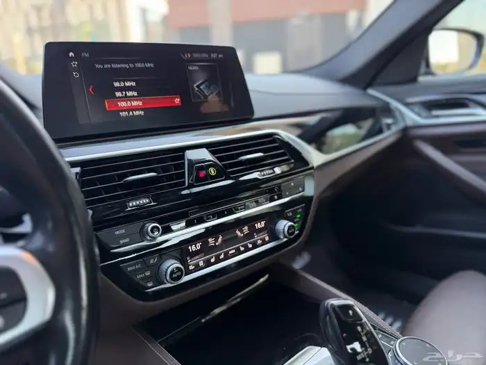 للبيع bmw 520 ديزل فل كامل 18