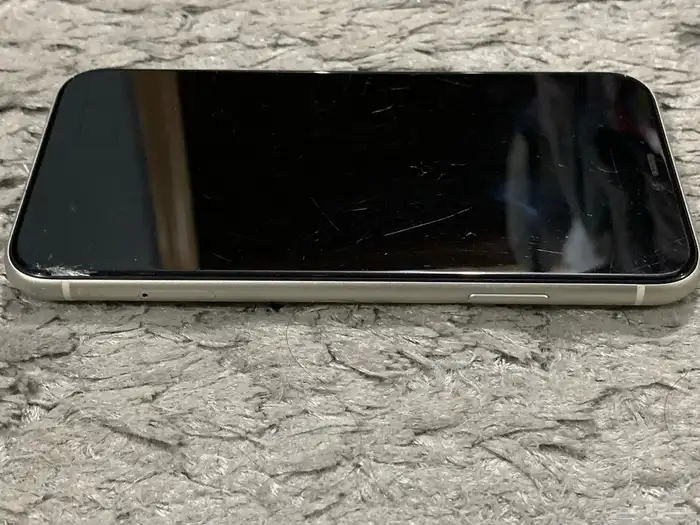 ايفون 11 نظيف 5