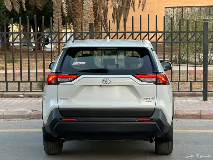 تويوتا راف فور موديل 2023 سعودي ستاندر دبل بنزين 13