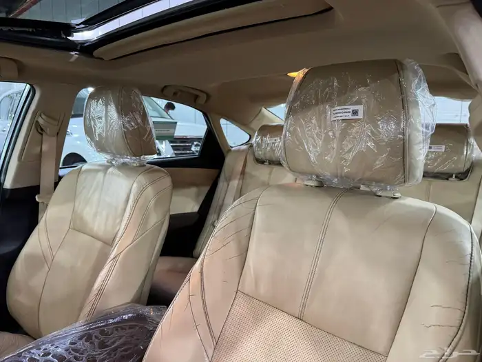 تويوتا افالون ليمتد 2015 ( بحالة الوكالة ) 32