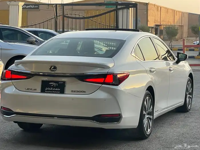 لكزس ES300H 2020 ممشى 70 الف 8