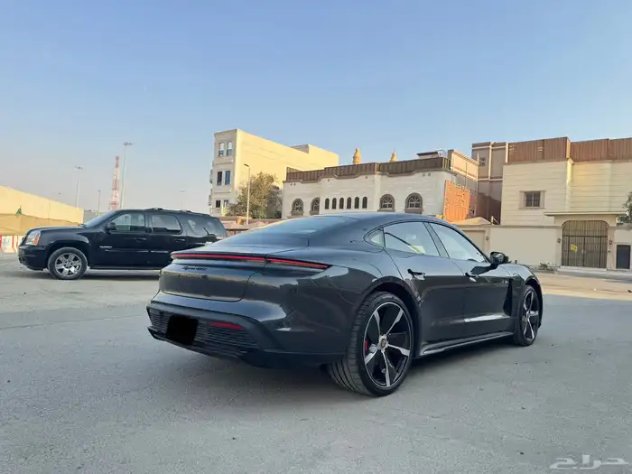 بورش تايكان GTS 2023 14