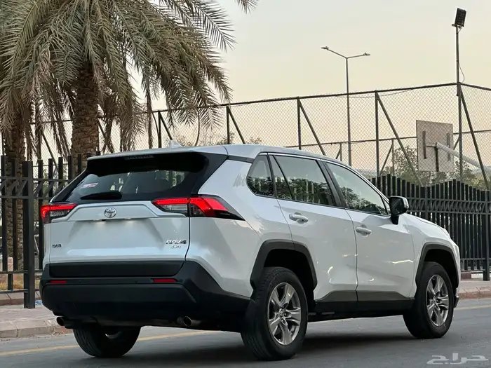 تويوتا راف فور موديل 2023 سعودي ستاندر دبل بنزين 23
