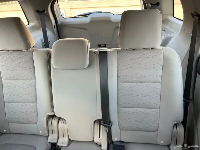 فورد اكسبلورر 2013 للبيع ممشى قليل بالنسبة لموديلها 14