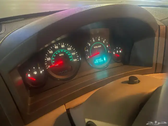 جيب جراند شيروكي 2005 بدون دبل 1