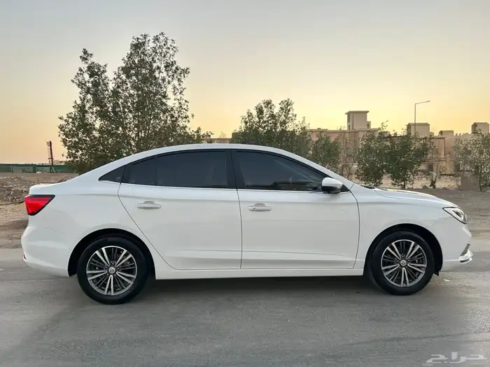 ام جي 5 مديل 2022 فل كامل 9