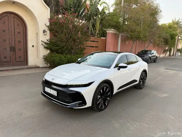 تويوتا كراون ماجستنا 2023 شبه جديد 30