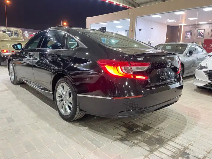 هوندا اكورد 2021 ستاندر ( بنزين )1.5T 4