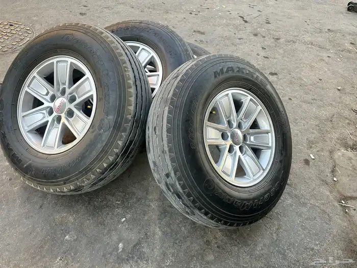 جنوط كويتي جمس سيرا مع كفرات بالون ماكسس 900.17 ت22 16