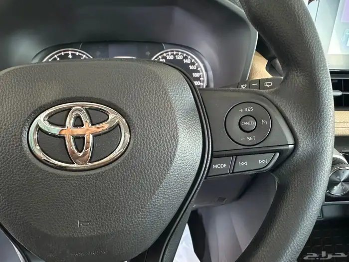 راف فور XLE 2.0 فتحه بصمه دبل موديل 2025 16