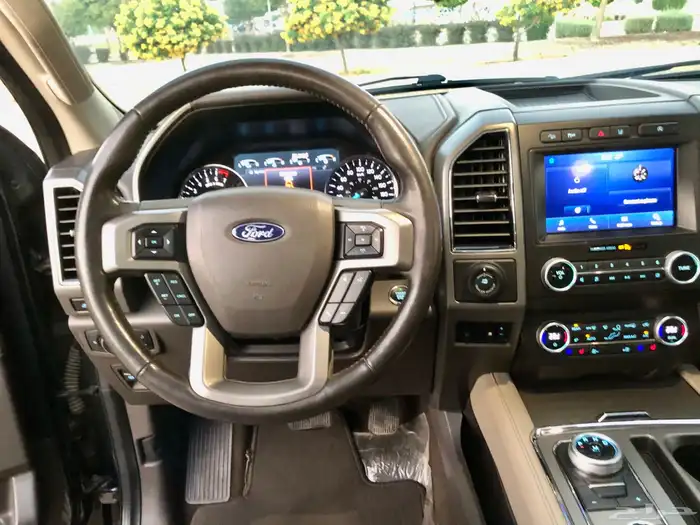 اكسبيدشن 2021 دبل 4X4 عداد 127 الف فل بدي وكالةXLT 19