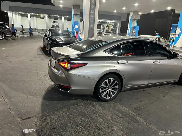 لكزس ES 300h هايبرد 2019 2