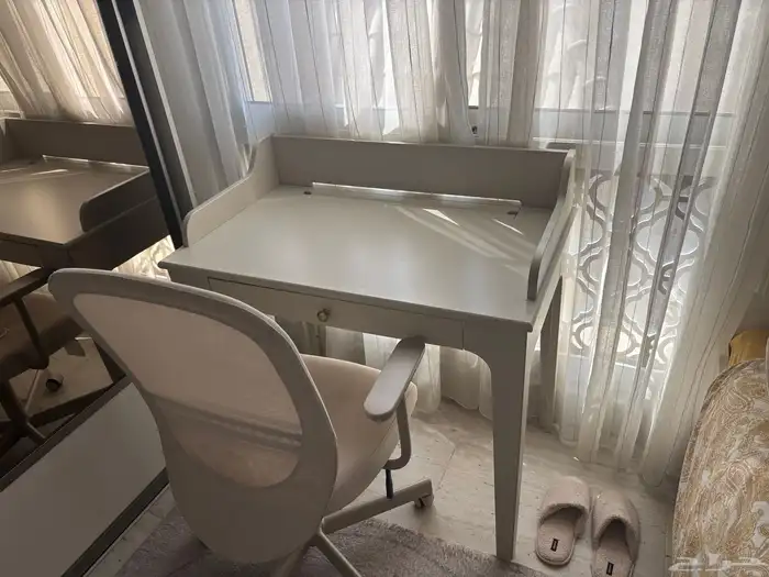 IKEA used office desk with chair   مكتب ومقعد ايكيا 0