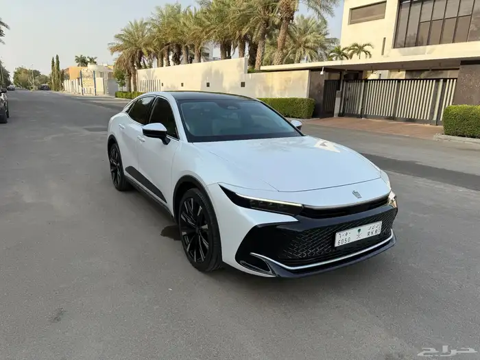 تويوتا كراون ماجستنا 2023 شبه جديد 31