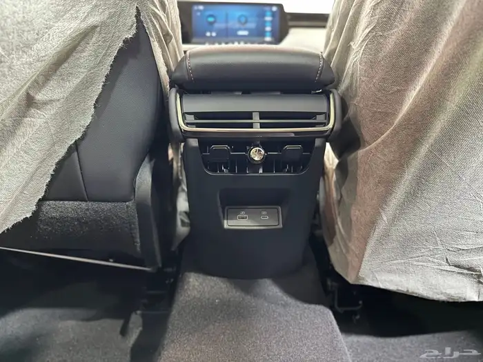 فورد تورس تيتانيوم 2026 12