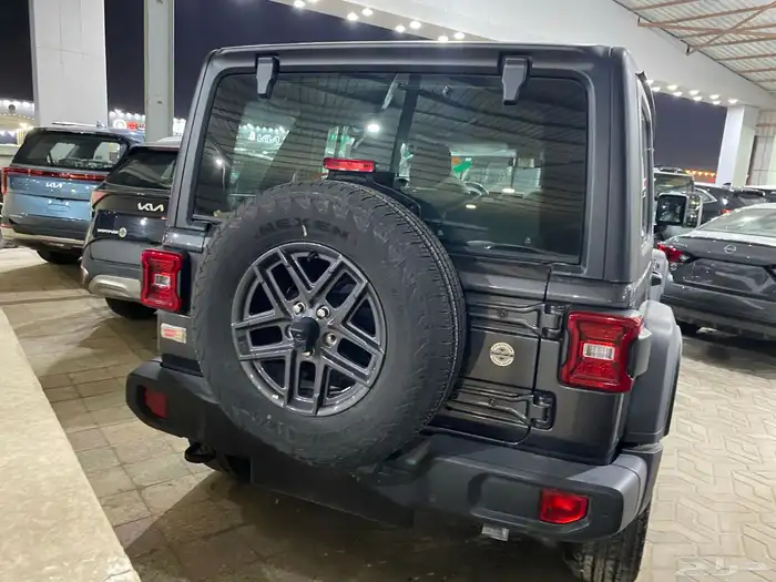 جيب رانجلر اسبورت و صحاري 2024 و 2023 11