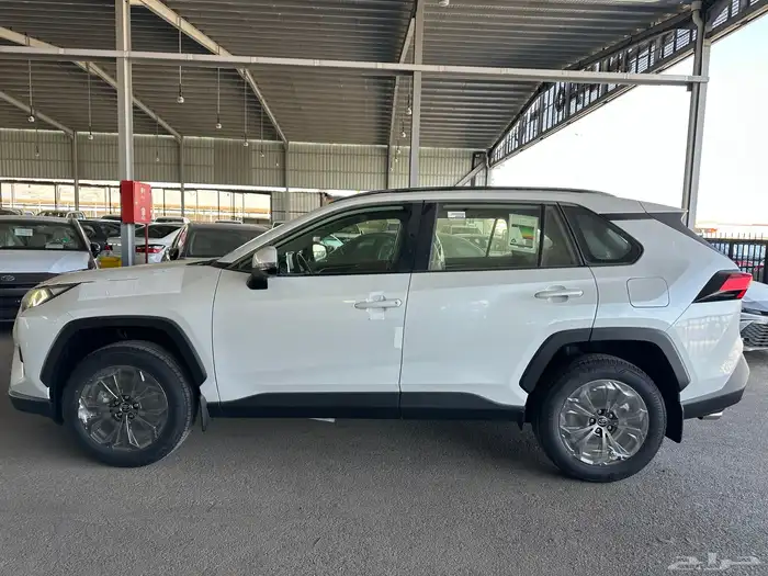 راف فور XLE 2.0 فتحه بصمه دبل موديل 2025 6