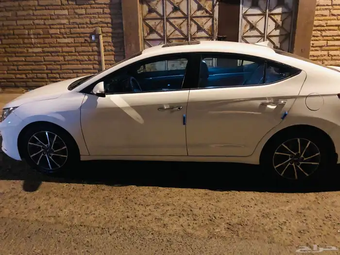 الينترا 2019 للبيع فل كامل مكينه 2000 4