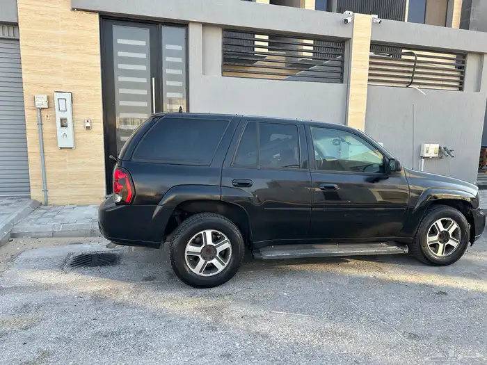 سيارة بليزر فل كامل للبيع اللون اسود الداخليه جلد اسود 3