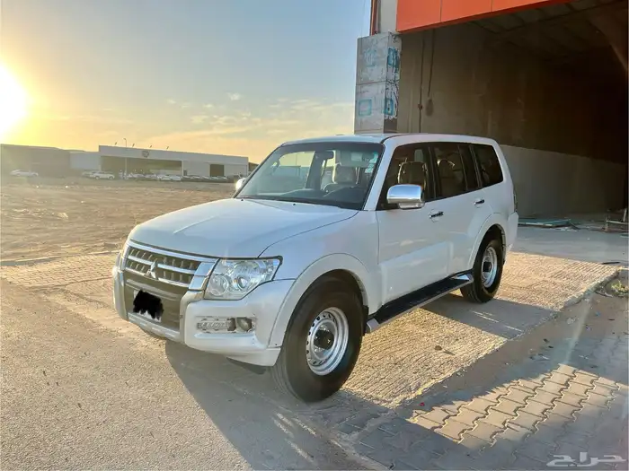 مستوبيشي باجيرو GLS 2