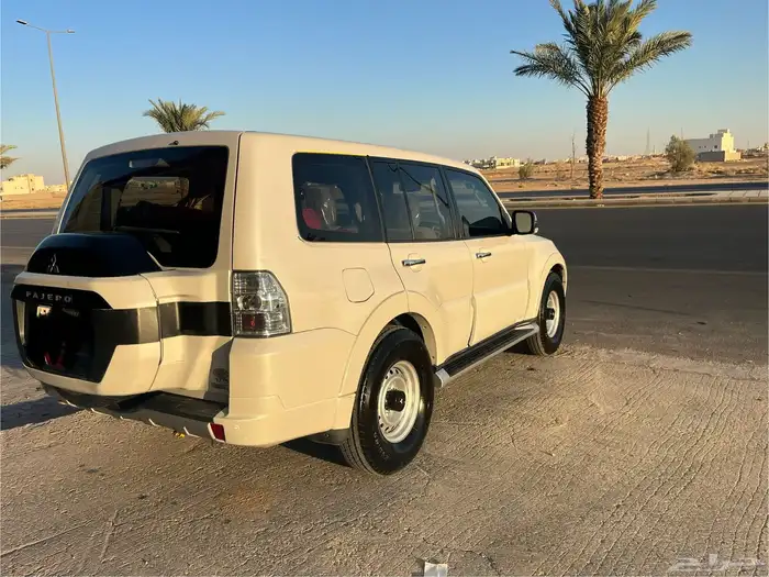 مستوبيشي باجيرو GLS 4