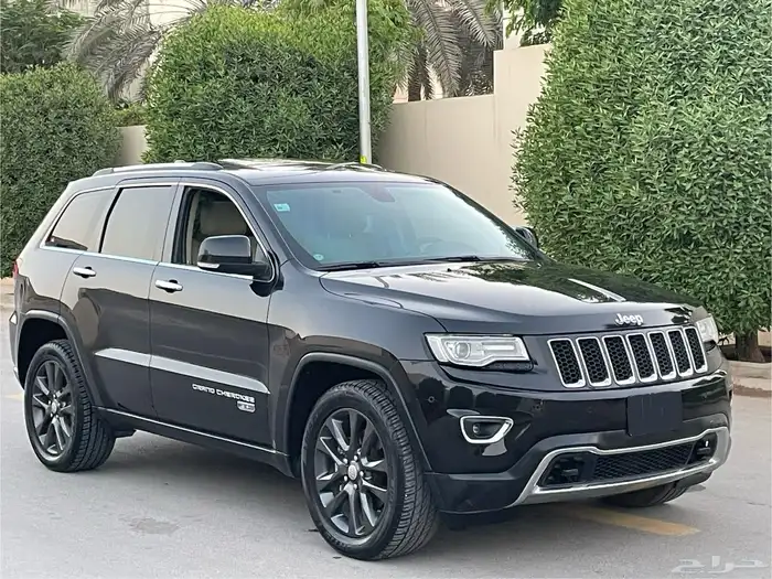 جيب جراند شيروكي 2015 سعودي عداد قليل بحالة الوكاله 37