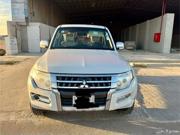 مستوبيشي باجيرو GLS 6