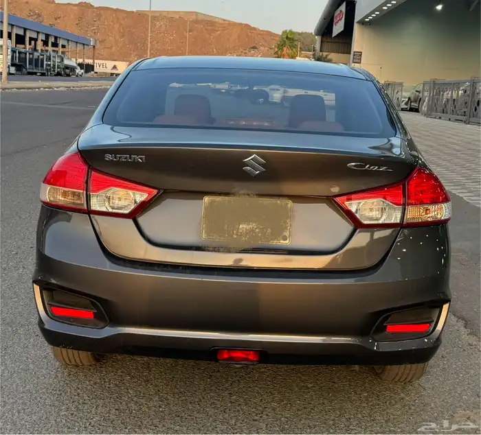 سوزوكي سياز 2023 2