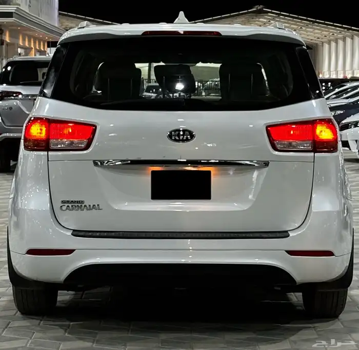 كيا كرنفال 2016 عائليه ثلاث صفوف 2