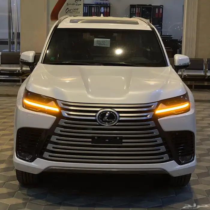 لكزس LX بي بي الساير 2025 متوفر ابيض ورمادي واسود 0