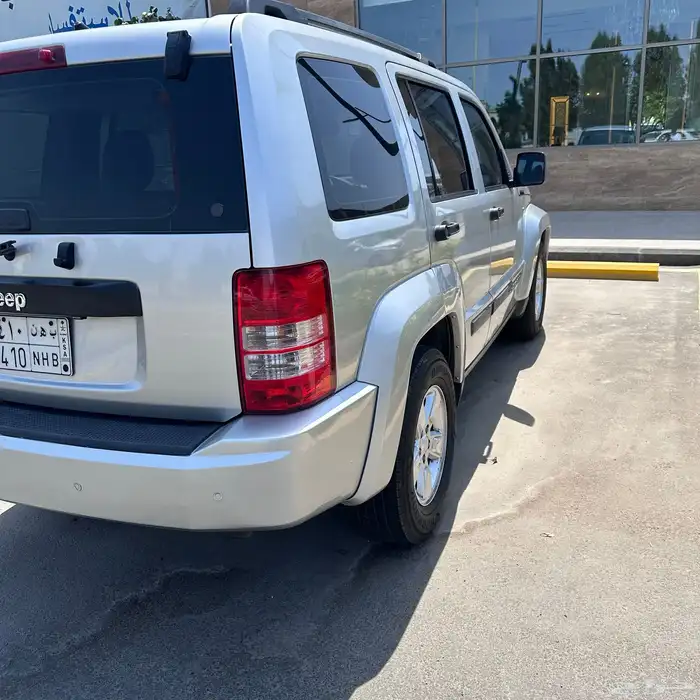 جيب شيروكي ليبرتي 4