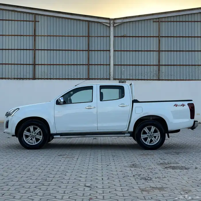 ايسوزو ديماكس 2018 دبل فل كامل LS قير اتوماتيك بدي وكاله 3