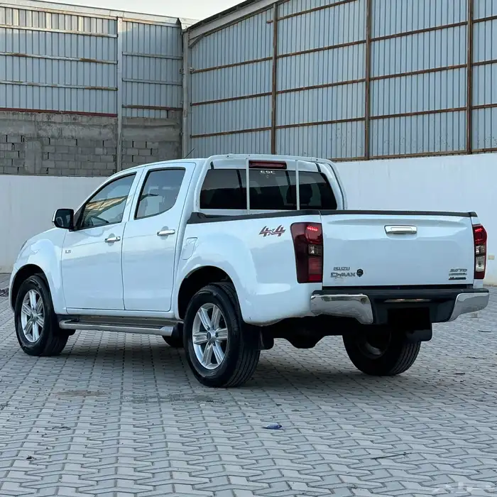 ايسوزو ديماكس 2018 دبل فل كامل LS قير اتوماتيك بدي وكاله 4