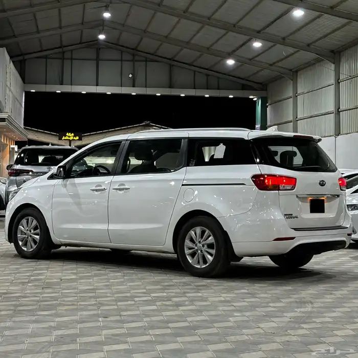 كيا كرنفال 2016 عائليه ثلاث صفوف 4