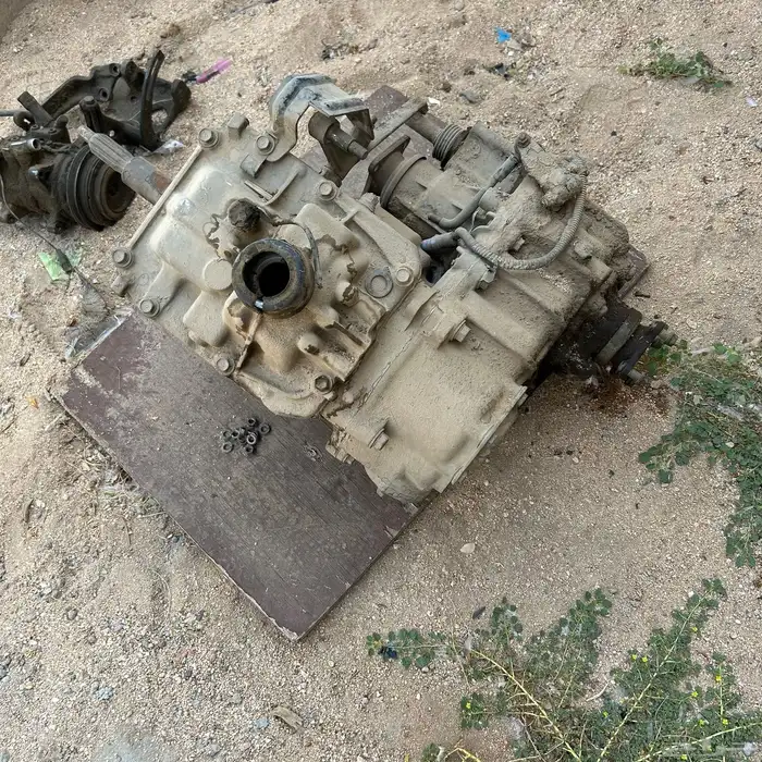 قطع صالون 83 قير صالون83 ضفيره صالون83 عمود دركسون صالون 83 0