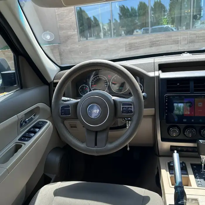 جيب شيروكي ليبرتي 10