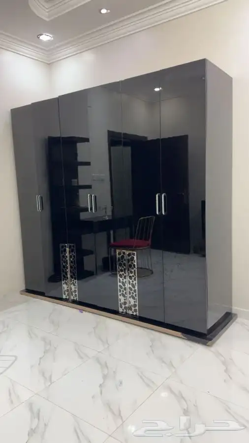 غرفة نوم شبه جديده ومغسلة ايدي للبيع 1