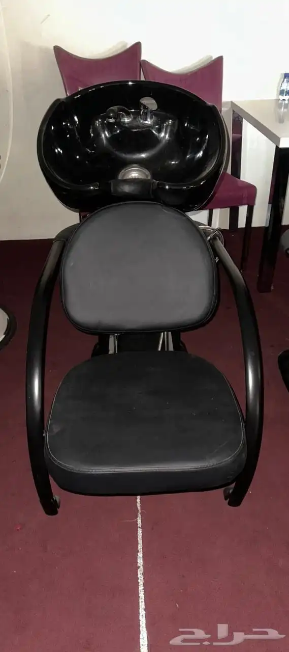 للبيع كراسي حلاق نظيفة جد ا وجديدة استخدمت حوالي 4 شهور فقط 0