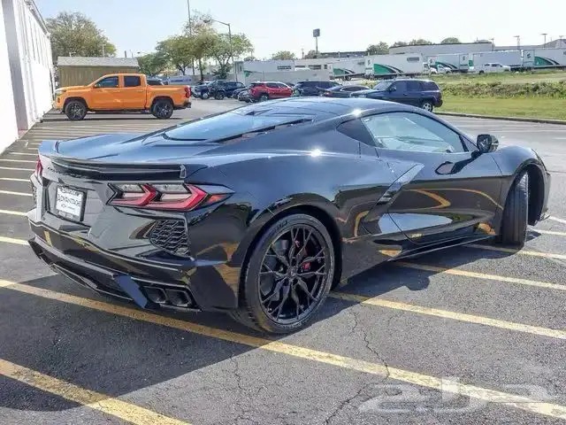 شيفرولية كورفيت 2026 اصفار 2LT بسعر مميز 4