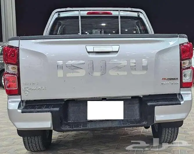 ايسوزو ديماكس غمارتين ديزل 2022 دبل LS 8