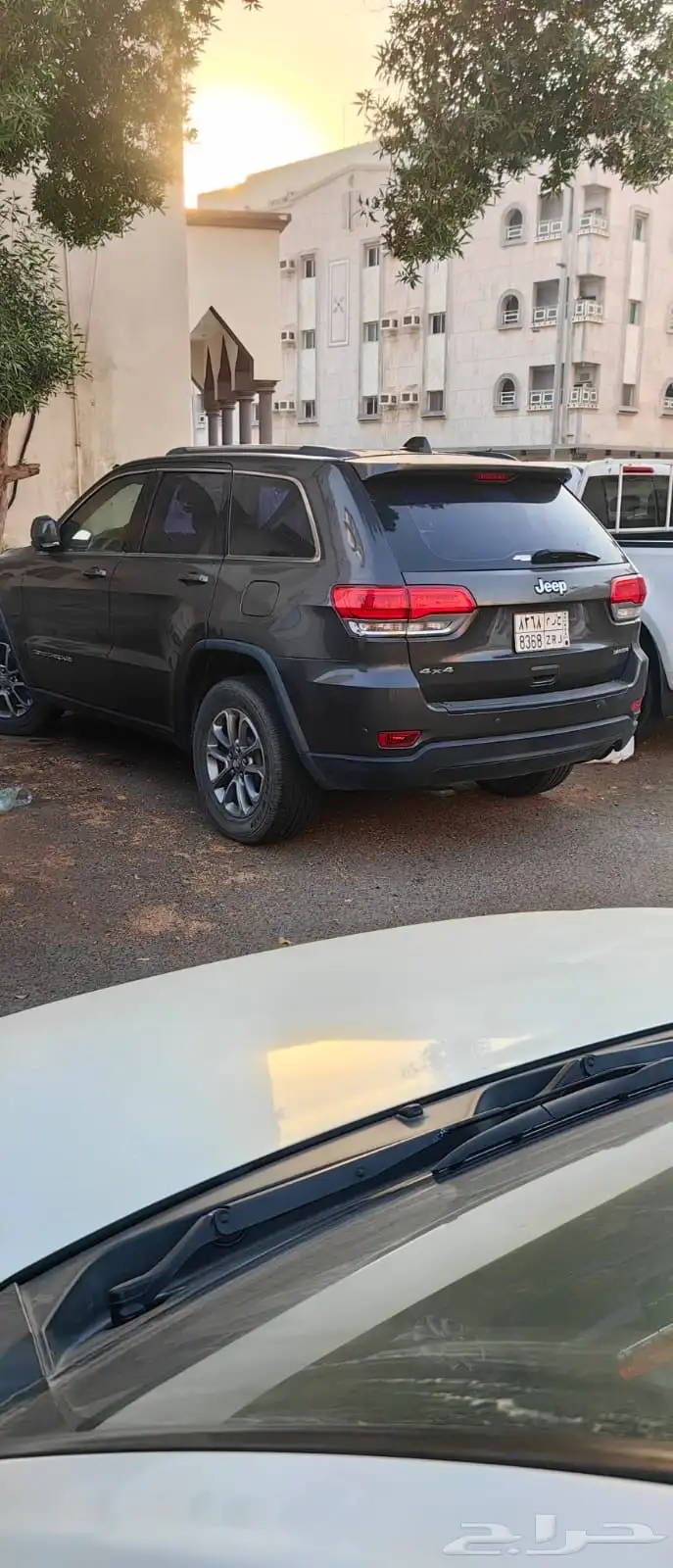 جيب شوروكي لاريدو 2014ماكينه 3600 ع الشرط 6