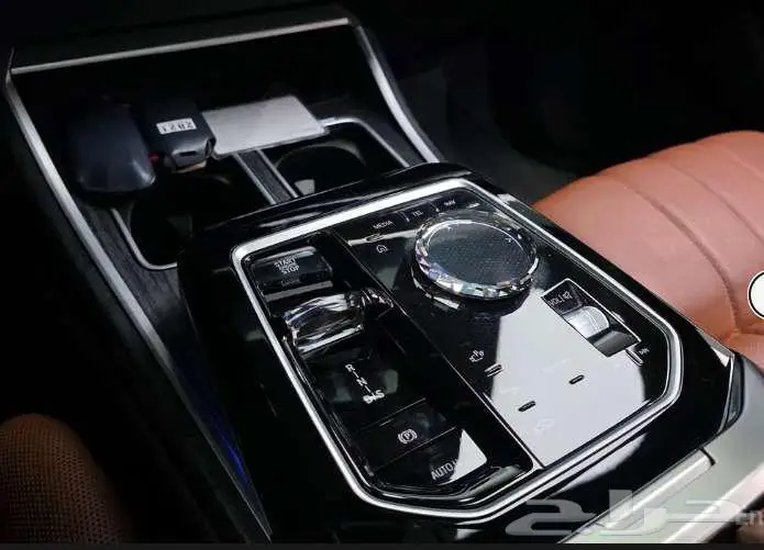 بي ام دابليو 740i M 2023 معرض الميموني للاستيراد من كوريا 12