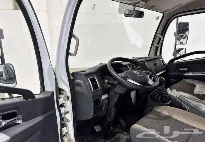 دونج فينج دينا 3.5 طن 2024 اصفار صندوق 7