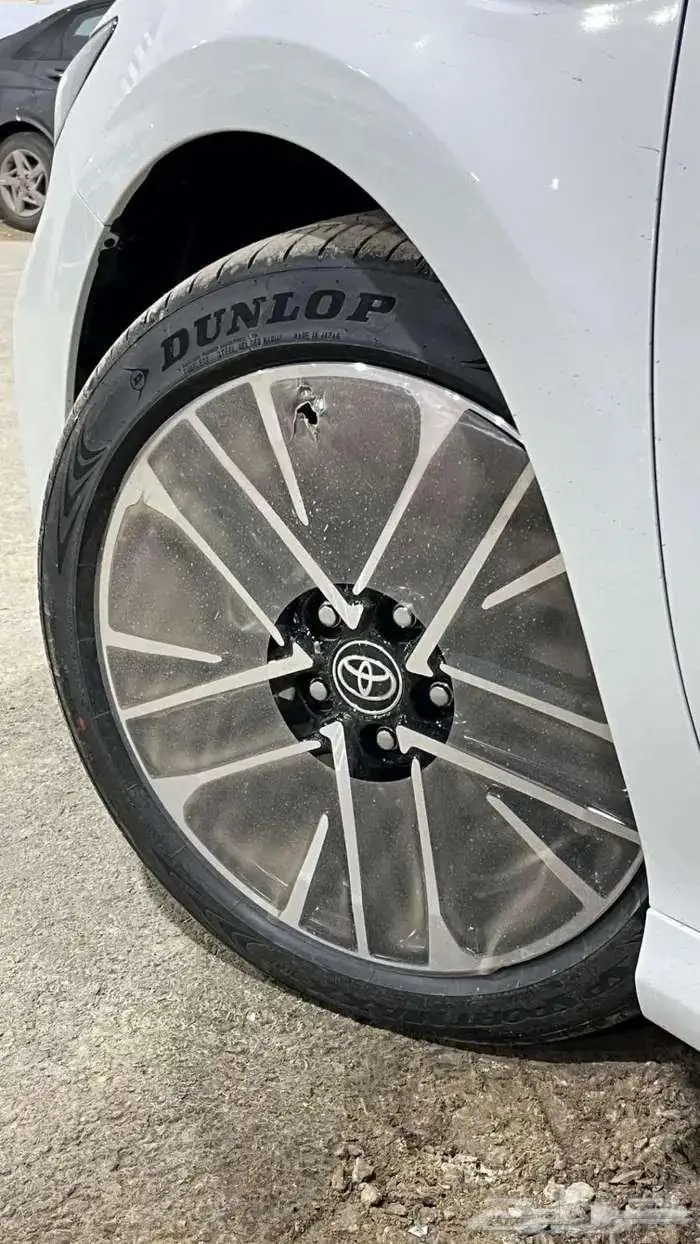 تويوتا كامري LE هايبر نص فل 2025 5