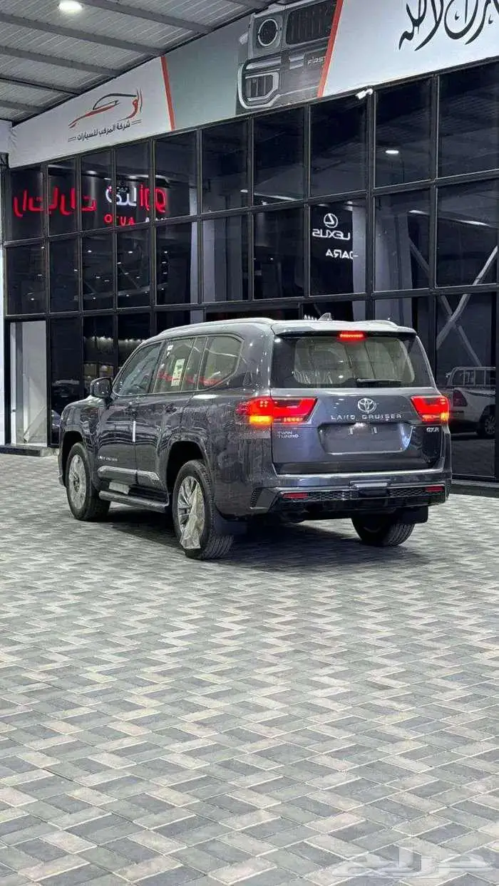 تويوتا لاندكروزر GXR L5 فل كامل خليجي 2025 4