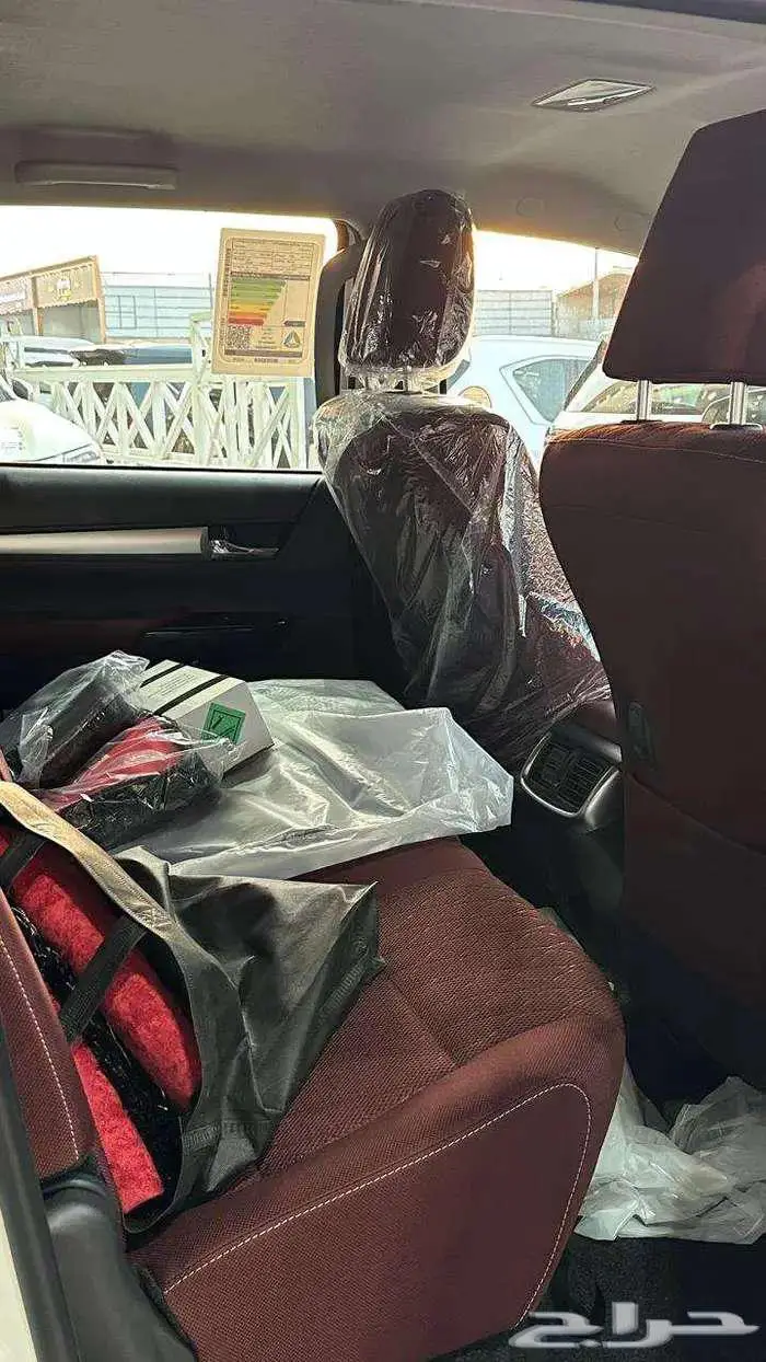 تويوتا هايلكس غمارتين S-GLX 4X4 بنزين جير عادي 2025 10