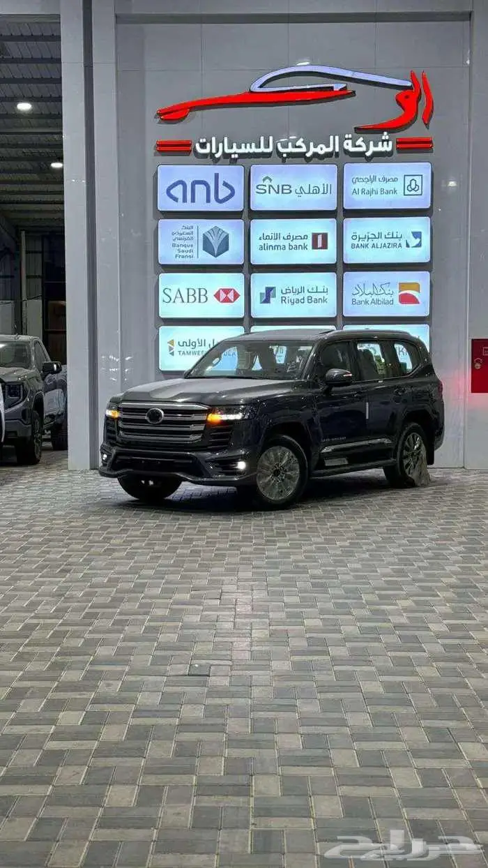 تويوتا لاندكروزر GXR L5 فل كامل خليجي 0