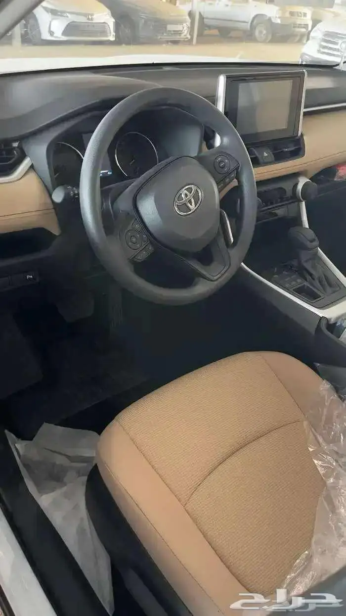 تويوتا راف فور استندر دبل ابيض 2025 5