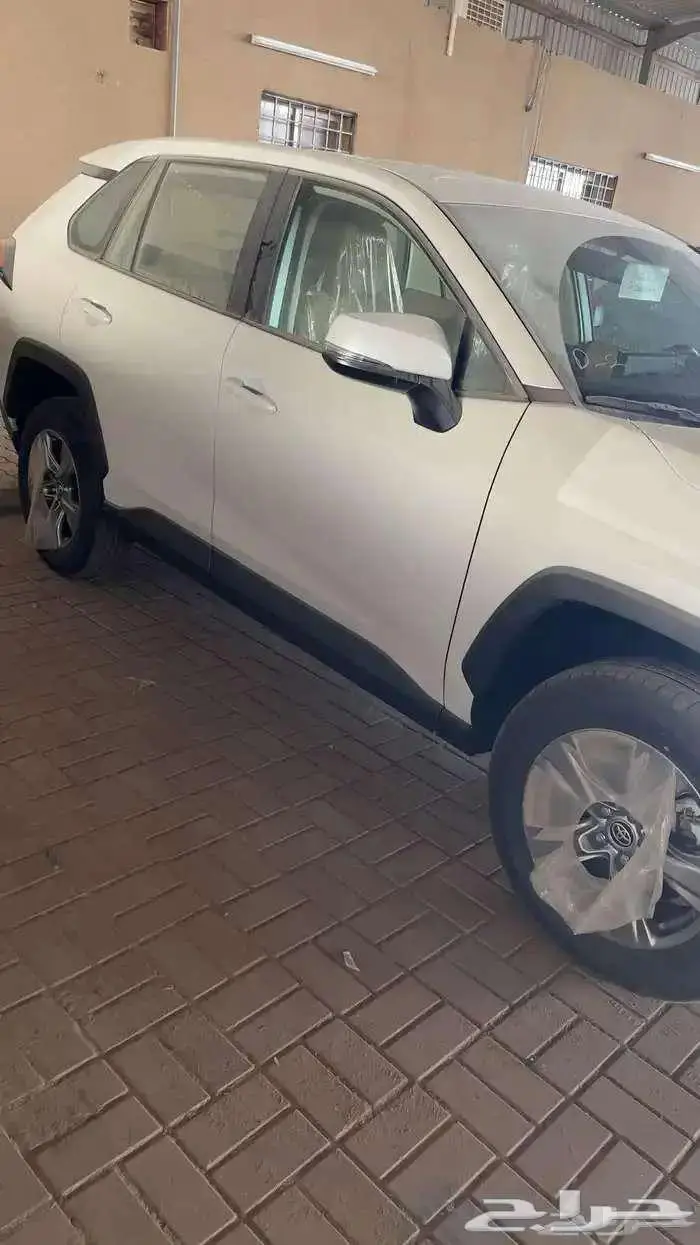 تويوتا راف فور استندر دبل ابيض 2025 2